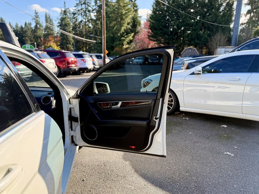 Used 2012 Mercedes-Benz C 300 4MATIC Sedan image 26