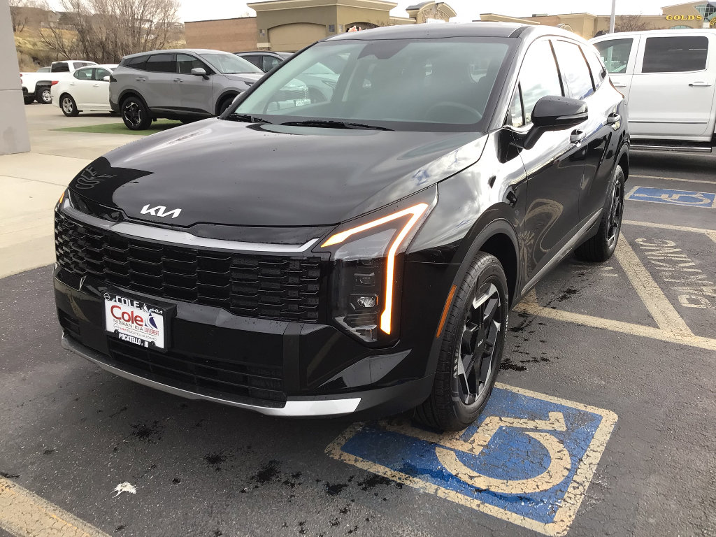 New 2026 Kia Sportage S image 2