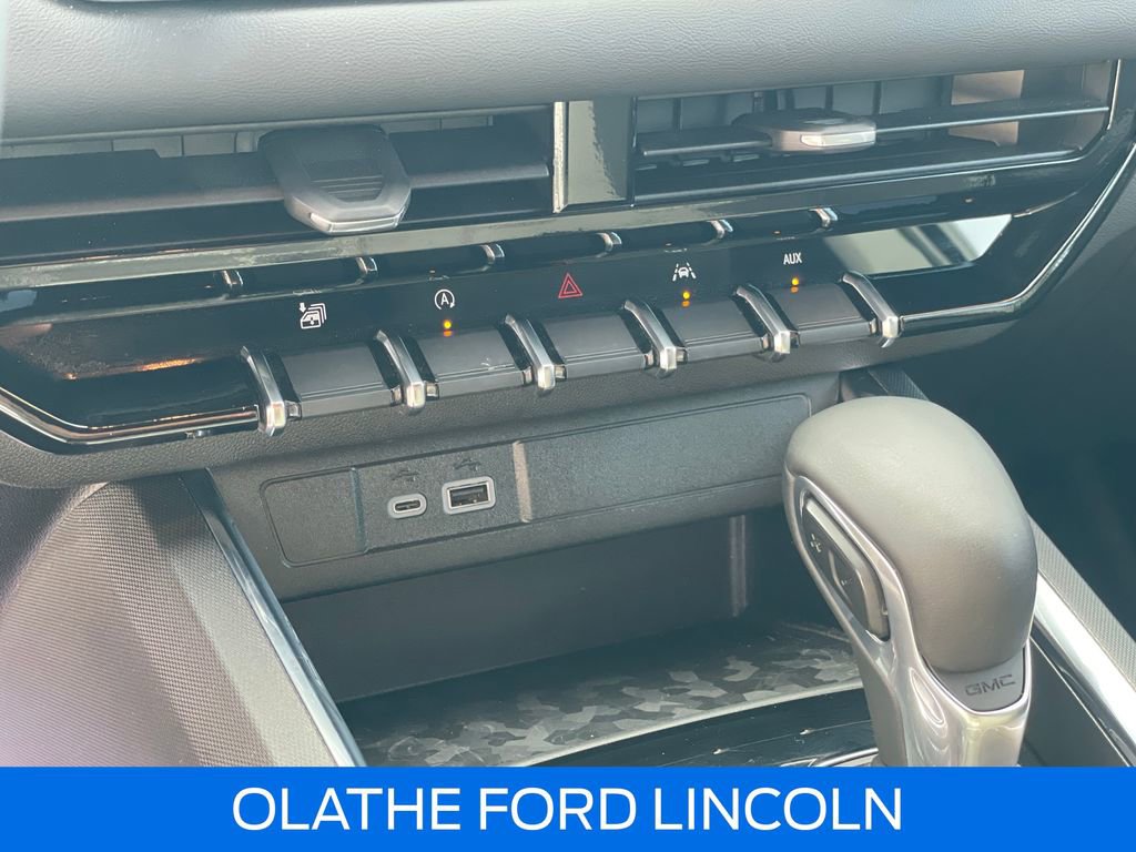 Used 2025 GMC Canyon Elevation w/ Convenience Package image 12