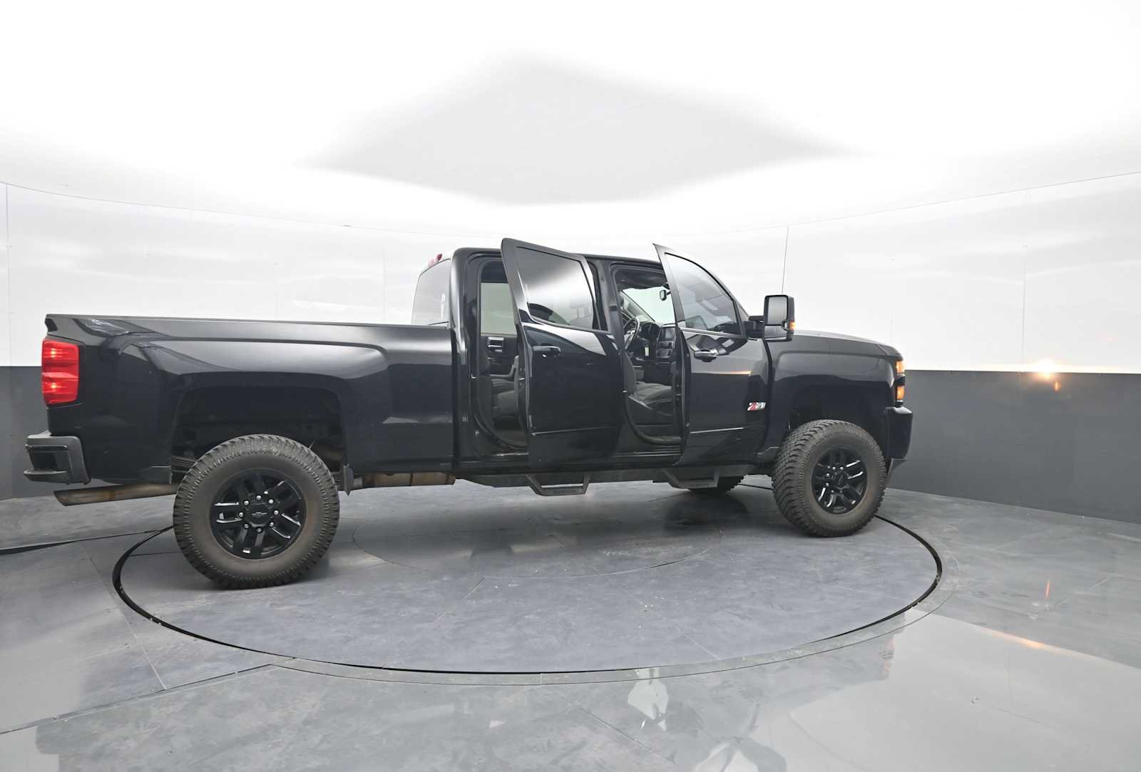 Used 2016 Chevrolet Silverado 2500 LT w/ Midnight Edition AWD/4WD image 38