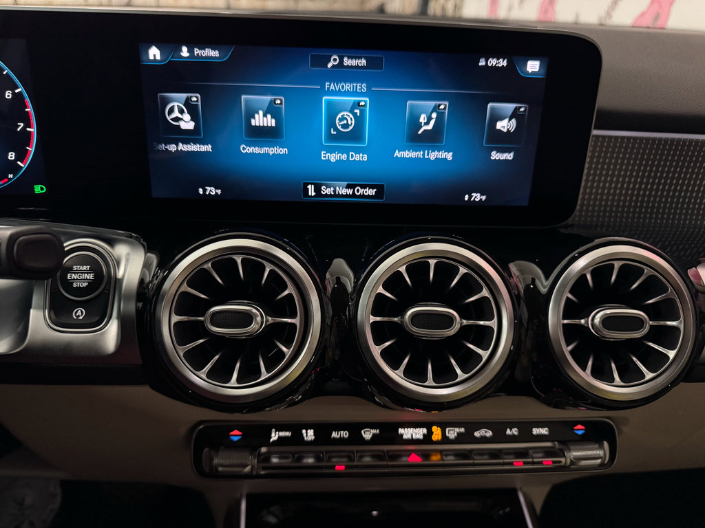 Used 2021 Mercedes-Benz GLB 250 w/ Premium Package image 29