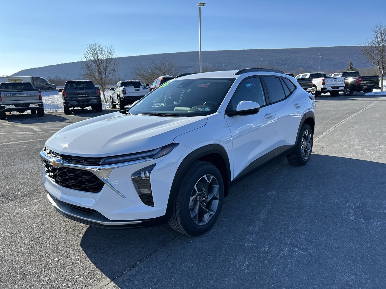 New 2026 Chevrolet Trax LT w/ Driver Confidence Package FWD image 3