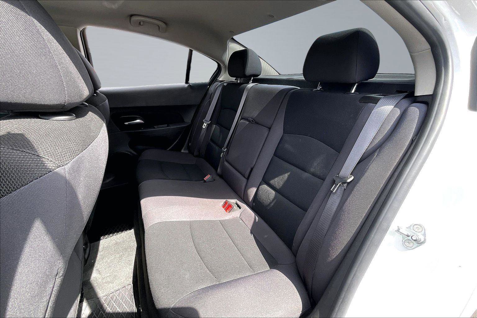 Used 2016 Chevrolet Cruze LT FWD image 27