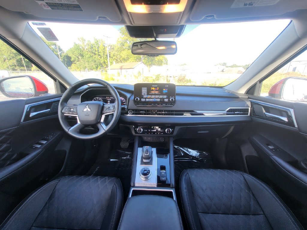 Used 2024 Mitsubishi Outlander SEL FWD image 14