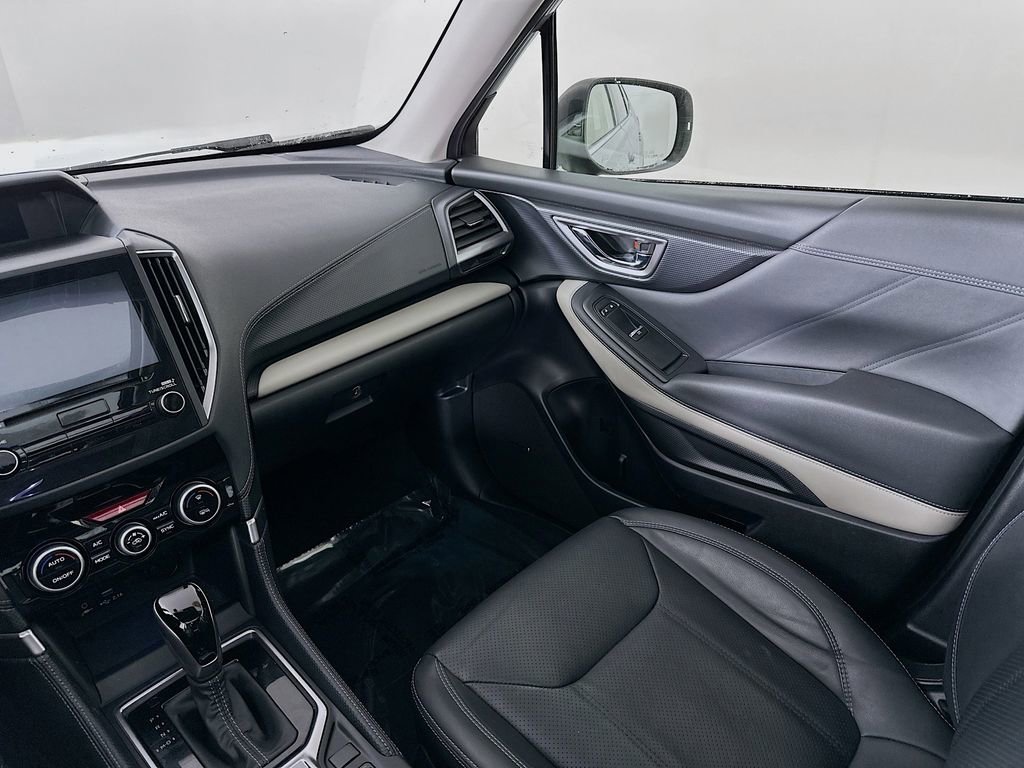Used 2023 Subaru Forester Limited image 32