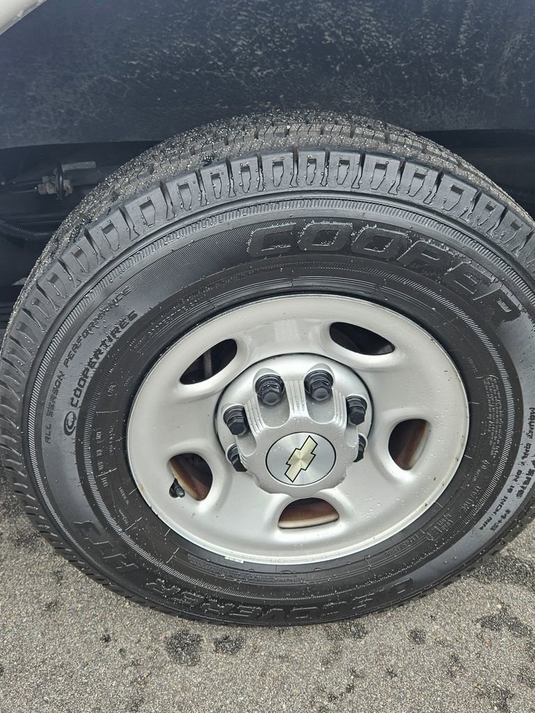 Used 2021 Chevrolet Express 2500 RWD image 22