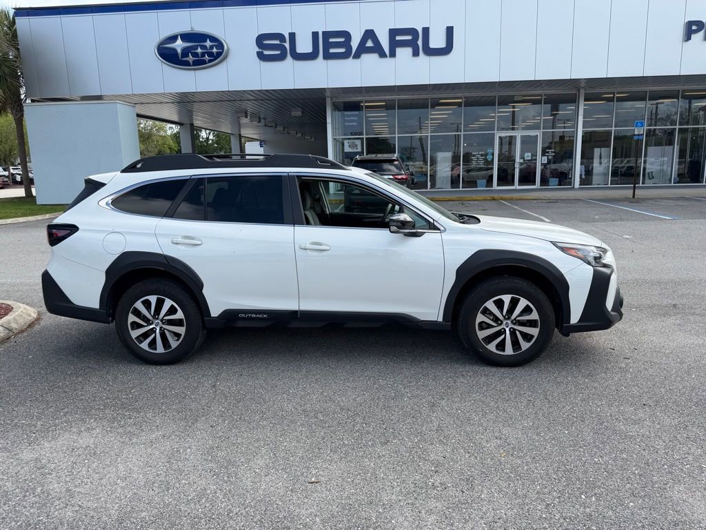 Used 2024 Subaru Outback Premium AWD/4WD image 2