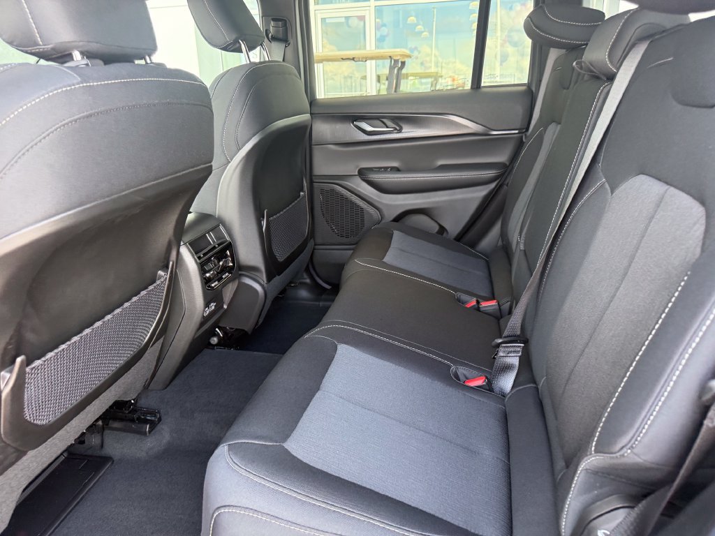New 2026 Jeep Grand Cherokee Laredo RWD image 20