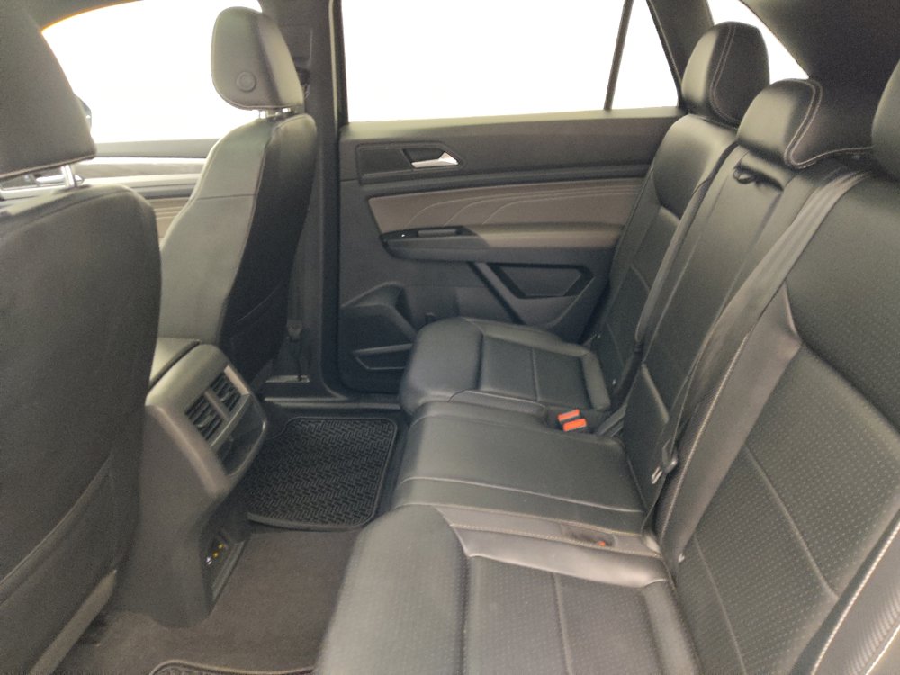 Used 2021 Volkswagen Atlas Cross Sport SE w/ Panoramic Sunroof Package FWD image 18