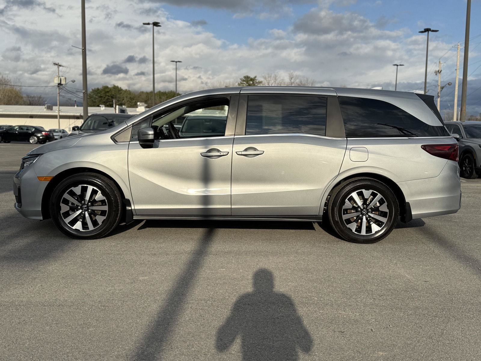 Certified 2026 Honda Odyssey EX-L image 8