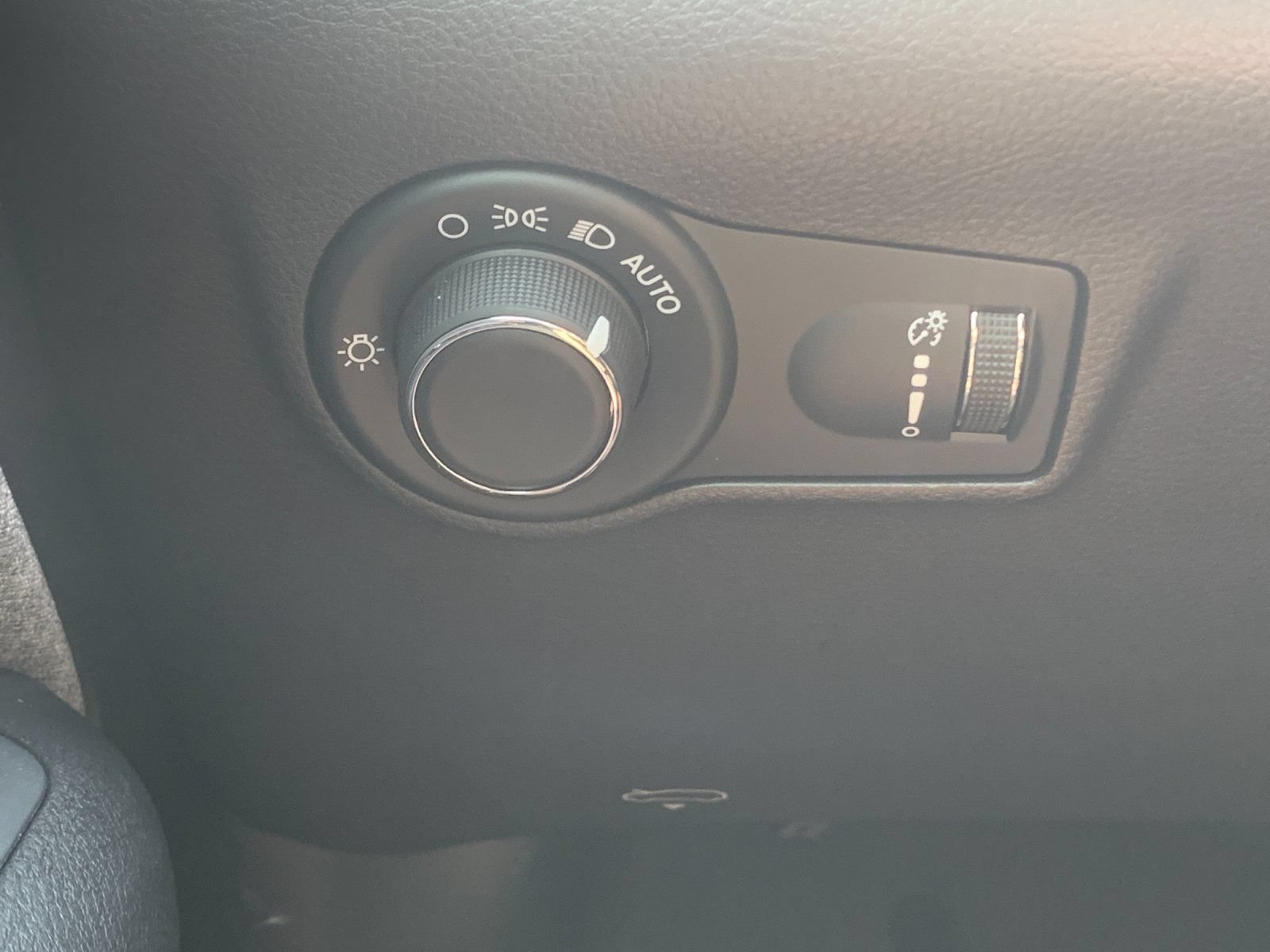 Used 2025 Jeep Compass Sport AWD/4WD image 32