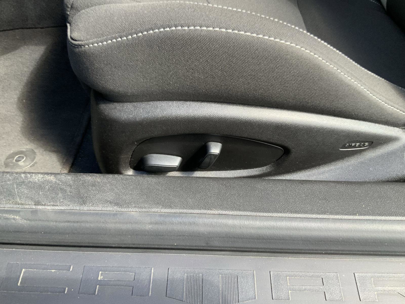 Used 2019 Chevrolet Camaro LT w/ Technology Package RWD image 24