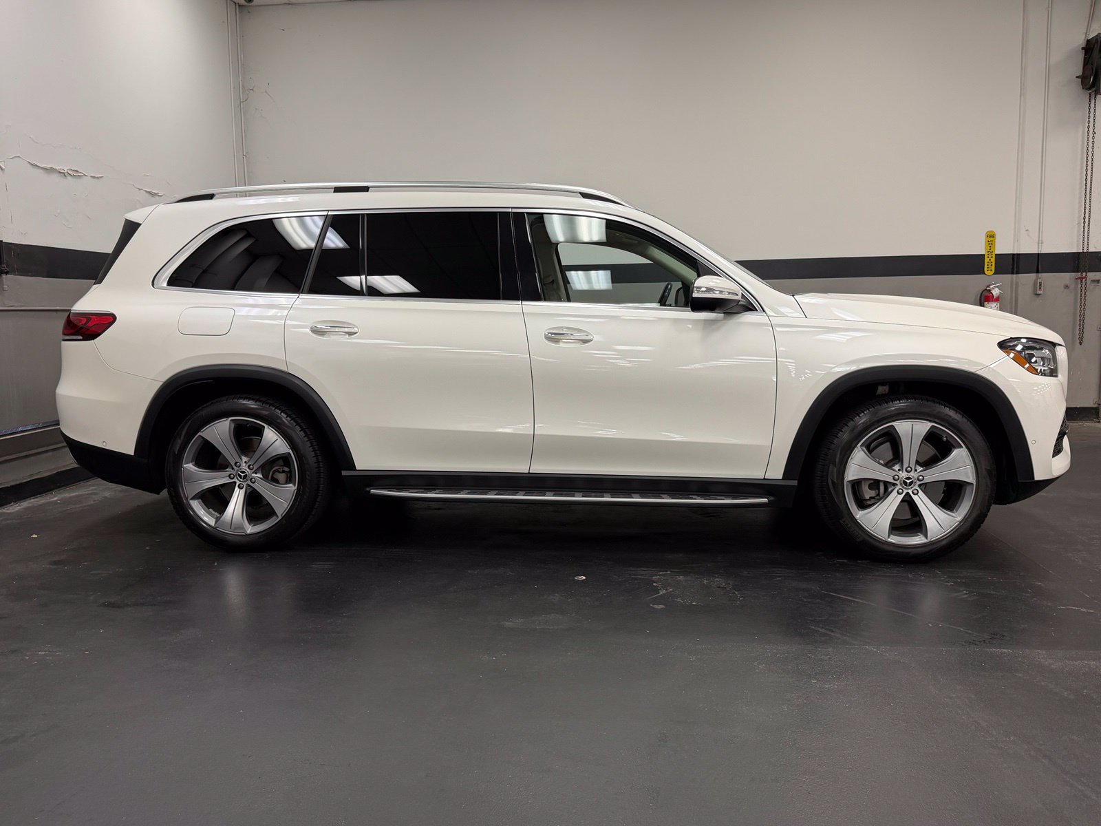 Used 2021 Mercedes-Benz GLS 450 4MATIC image 3
