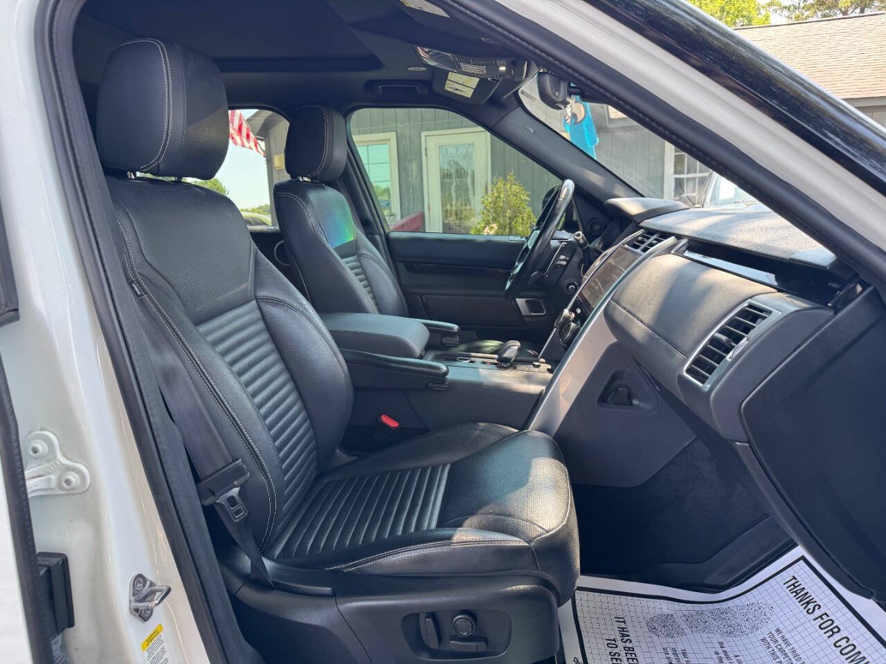 Used 2022 Land Rover Discovery S AWD/4WD image 16