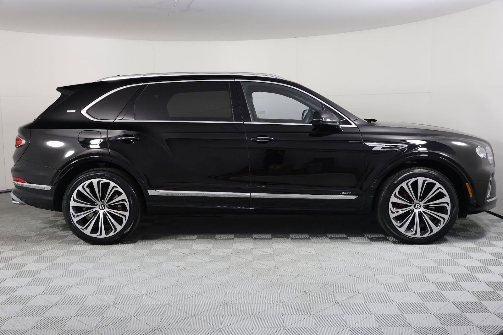 Used 2023 Bentley Bentayga Extended Wheelbase image 10