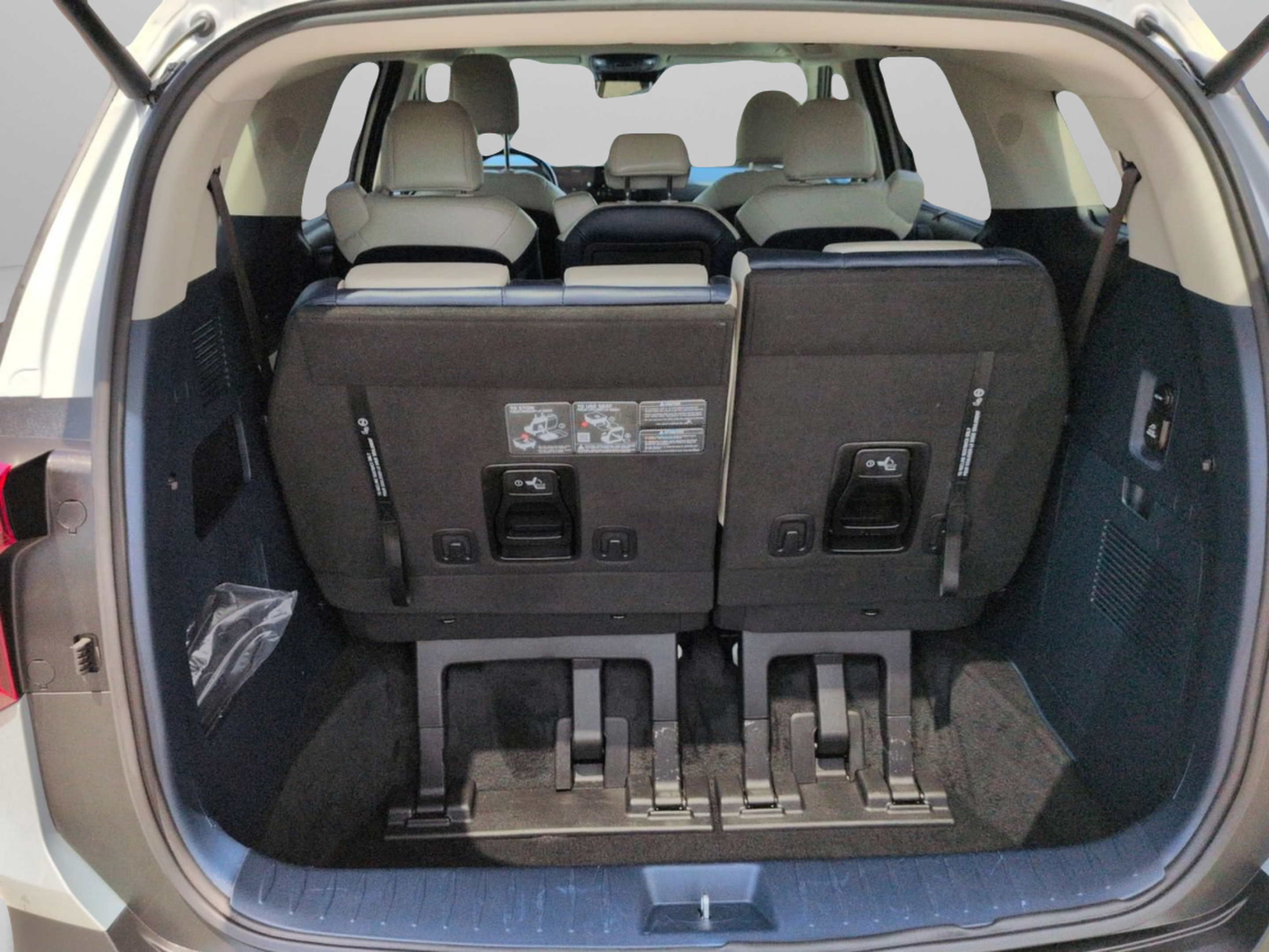 Certified 2025 Kia Carnival SX w/ SX Dark Edition Package FWD image 17