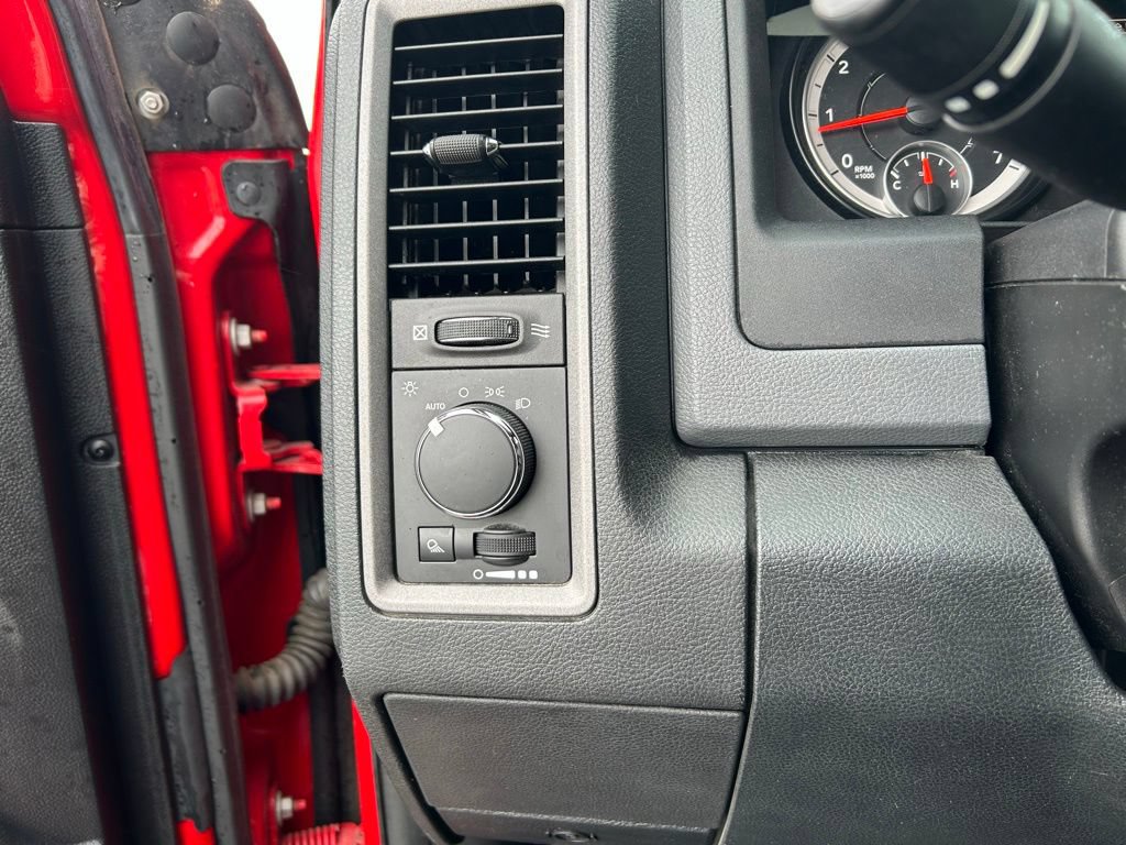 Used 2016 RAM 2500 Tradesman w/ Chrome Appearance Group AWD/4WD image 22
