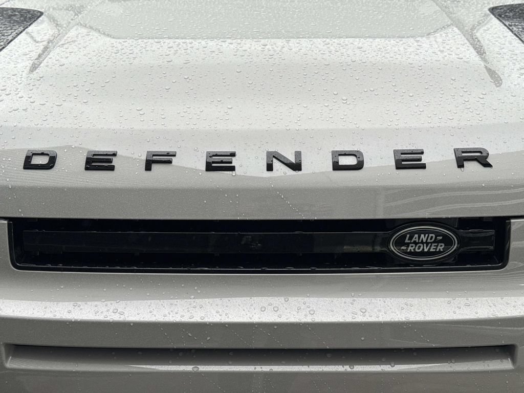 New 2026 Land Rover Defender 130 X-Dynamic SE AWD/4WD image 10
