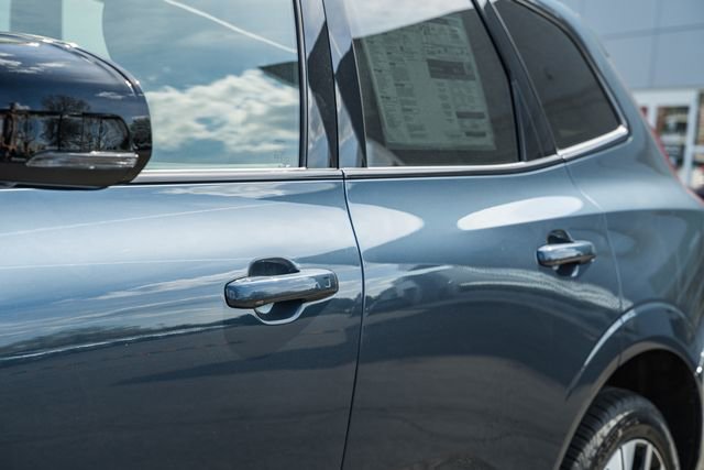 New 2026 Volvo XC60 B5 Plus w/ Climate Package image 17