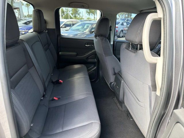 Used 2024 Nissan Frontier SV w/ Tow Package image 20