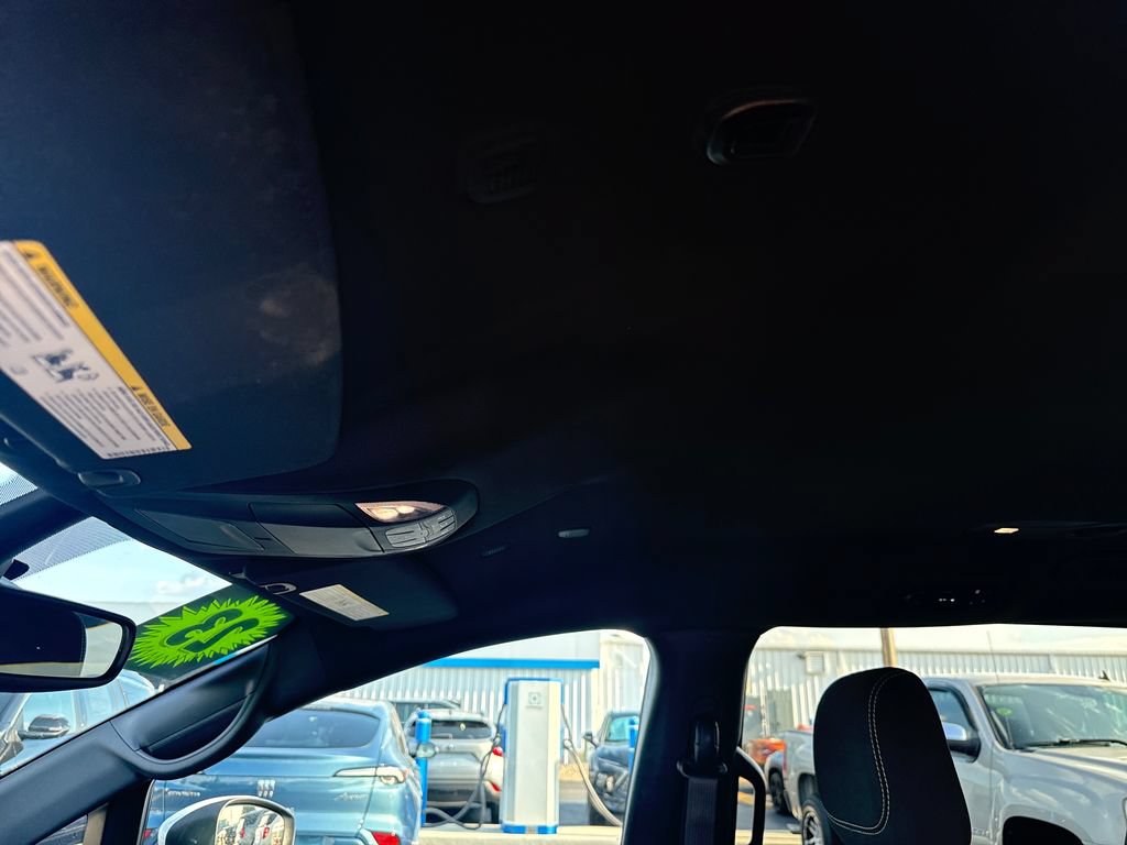 Used 2023 Chrysler Pacifica Touring FWD image 30