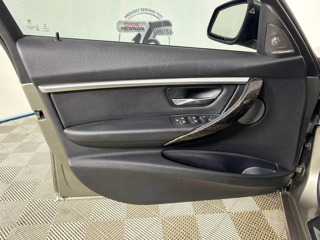 Used 2016 BMW 328i xDrive Sedan AWD/4WD image 12