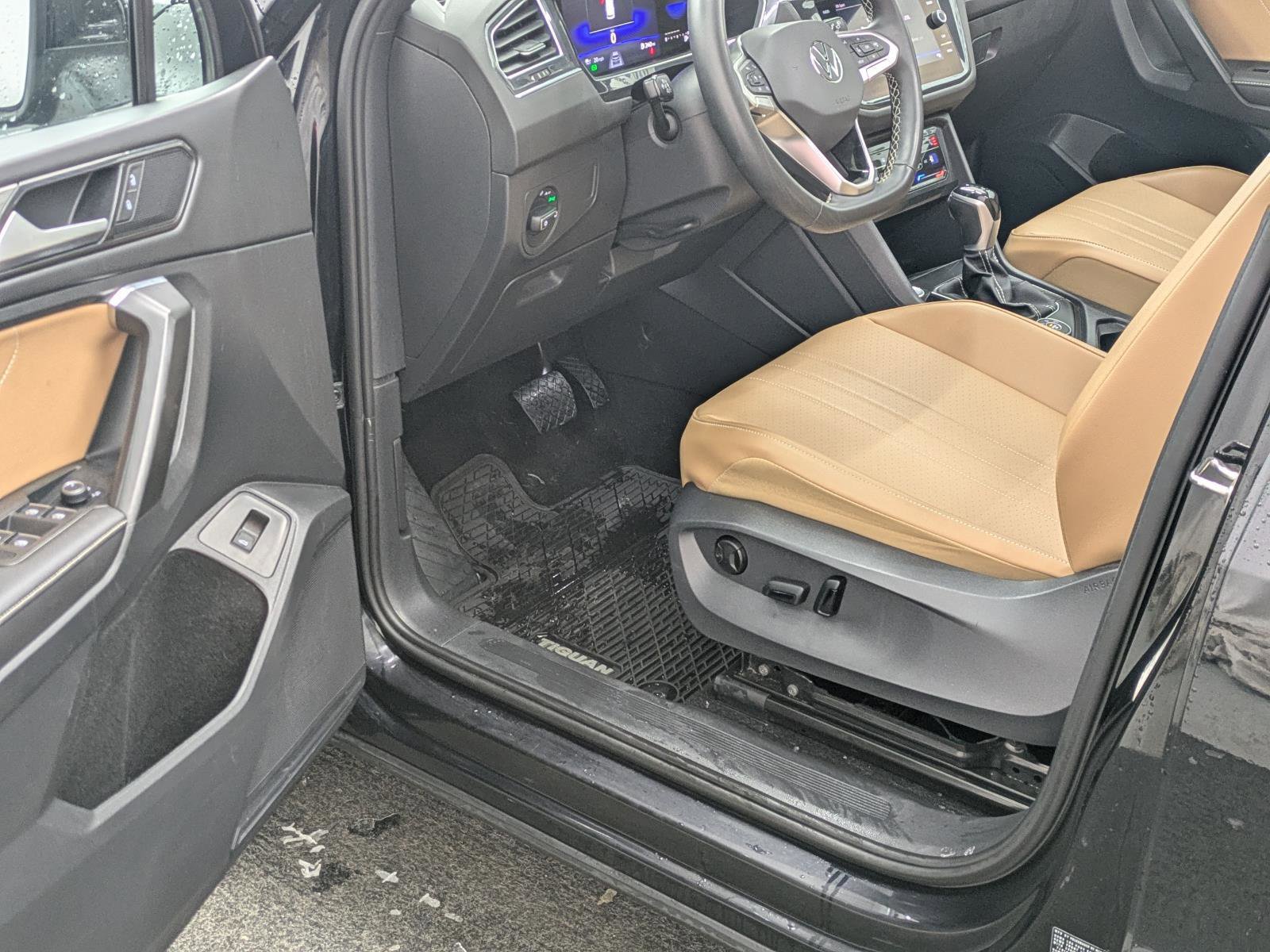 Used 2022 Volkswagen Tiguan SE image 27