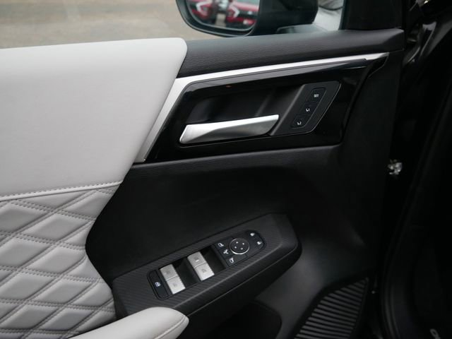 Used 2024 Mitsubishi Outlander SEL AWD/4WD image 17