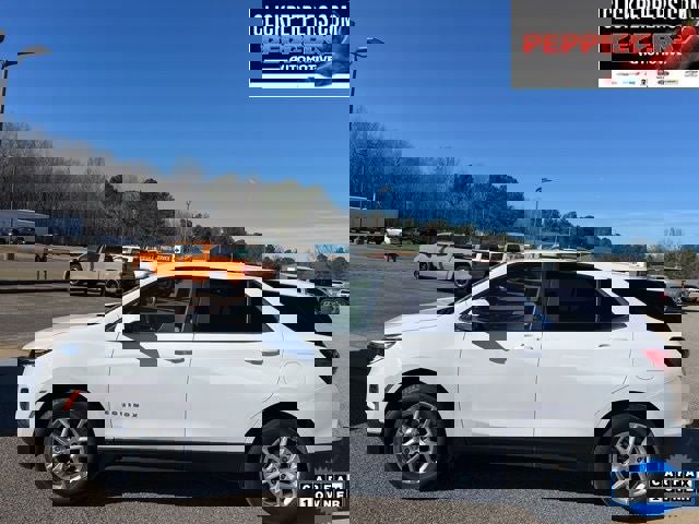 Used 2023 Chevrolet Equinox LT image 3