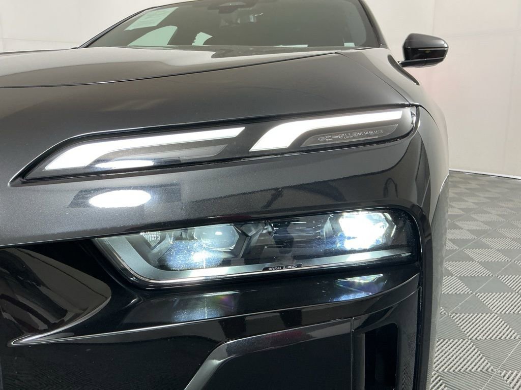 Certified 2023 BMW 740i image 8