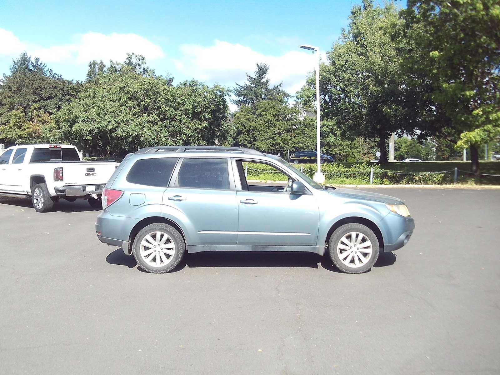 Used 2012 Subaru Forester 2.5X Premium w/ All-Weather Pkg AWD/4WD image 6