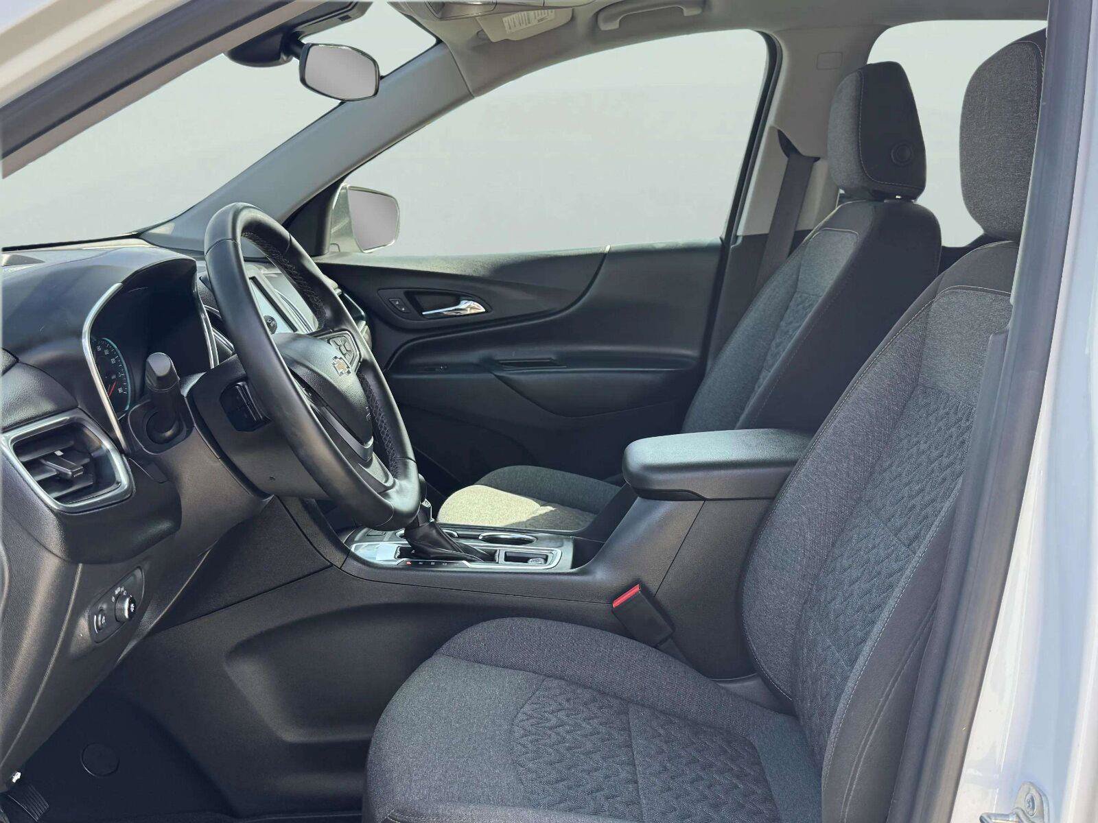 Used 2023 Chevrolet Equinox LT FWD image 16