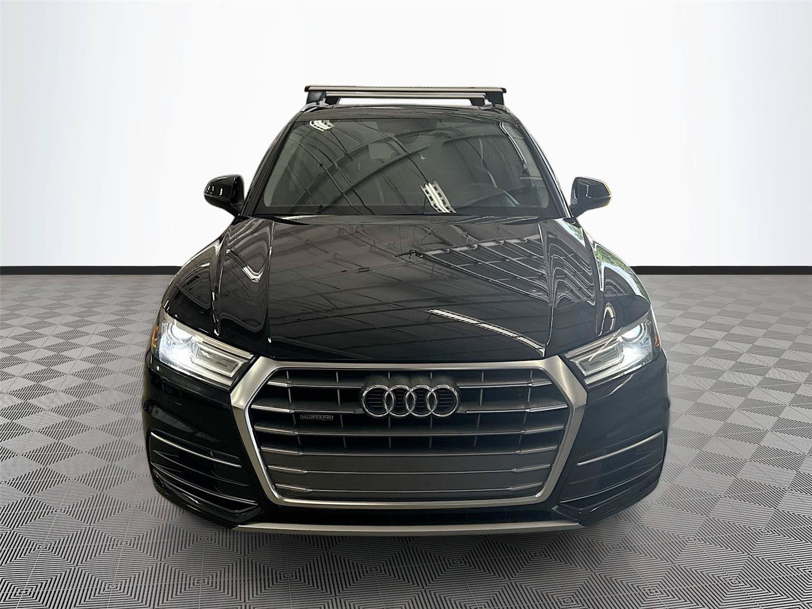 Used 2019 Audi Q5 2.0T Premium w/ Convenience Package AWD/4WD image 2