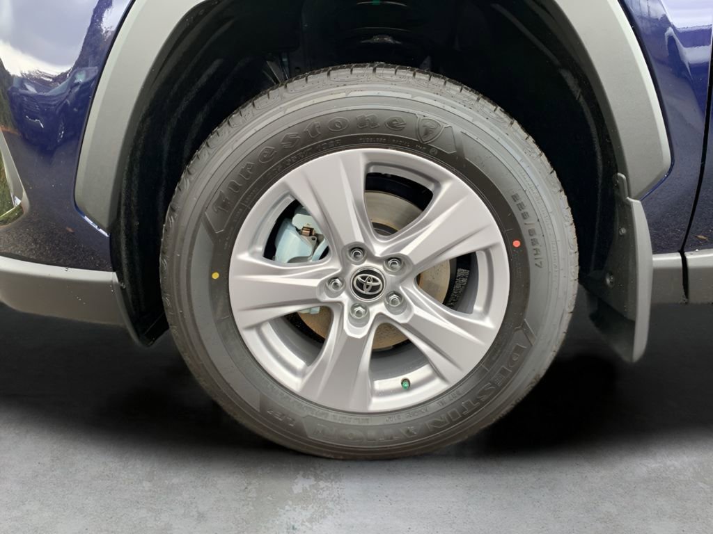 New 2025 Toyota RAV4 XLE image 31