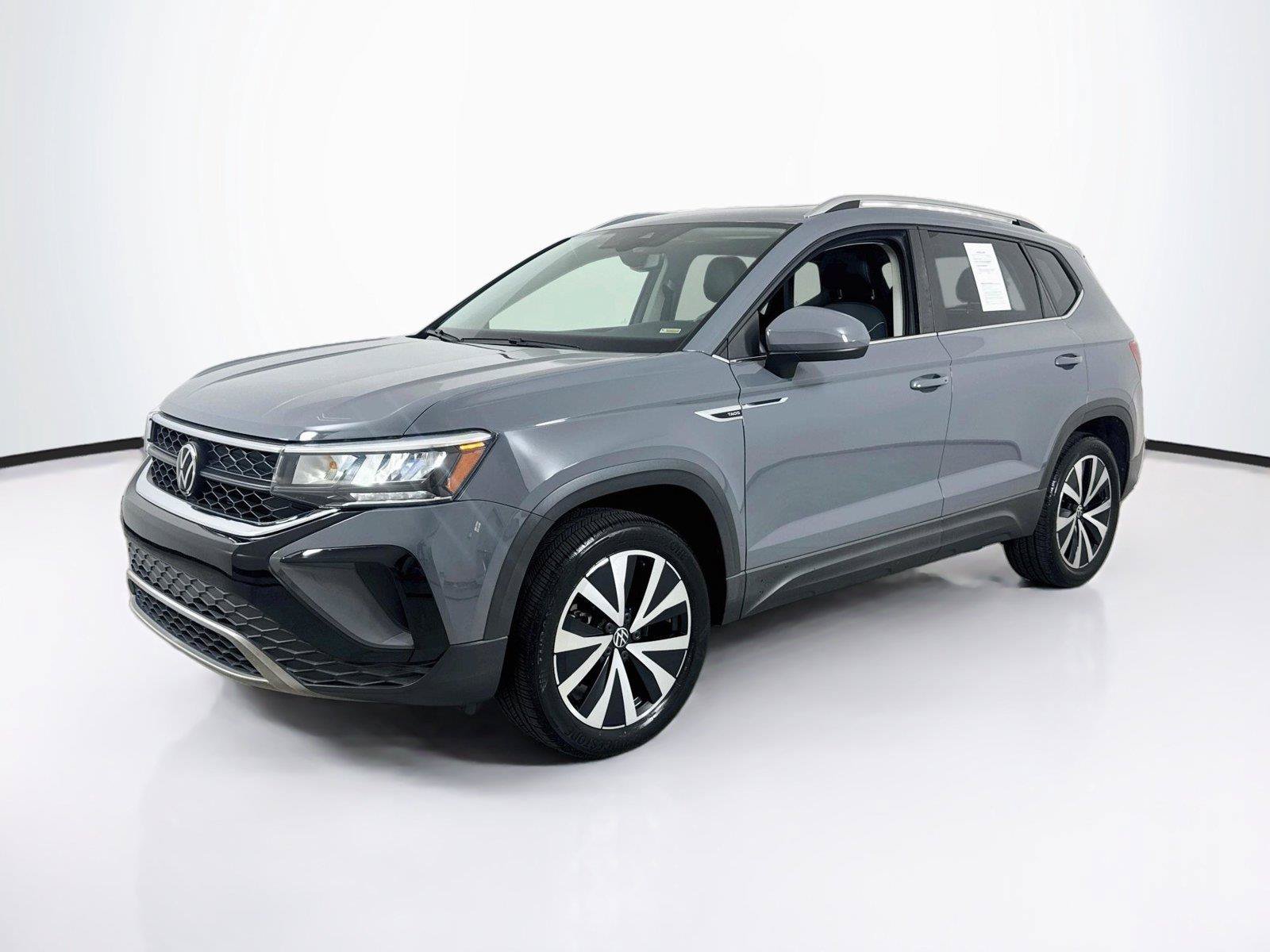 Used 2023 Volkswagen Taos SE w/ Panoramic Sunroof Package