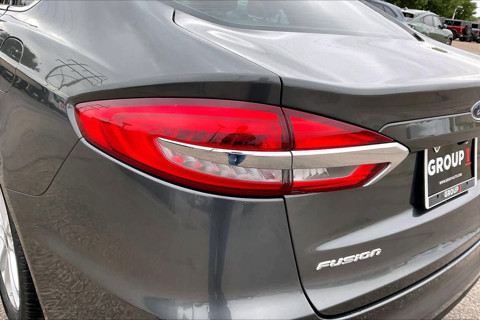 Used 2019 Ford Fusion SE FWD image 28