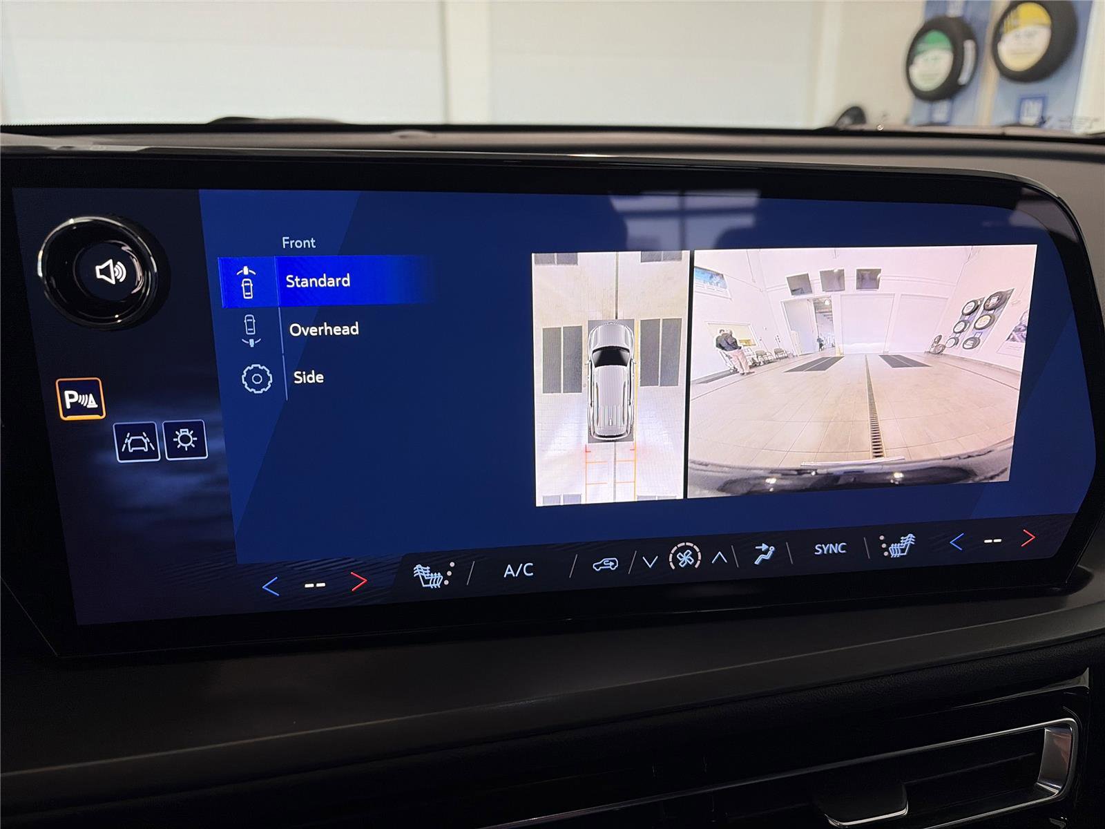 New 2026 Chevrolet Traverse LT w/ Midnight/Sport Edition FWD image 22