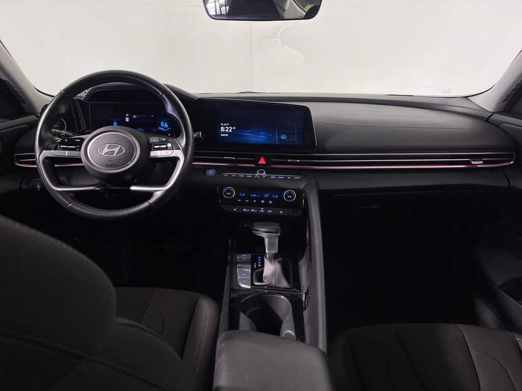 Certified 2025 Hyundai Elantra SEL FWD image 14