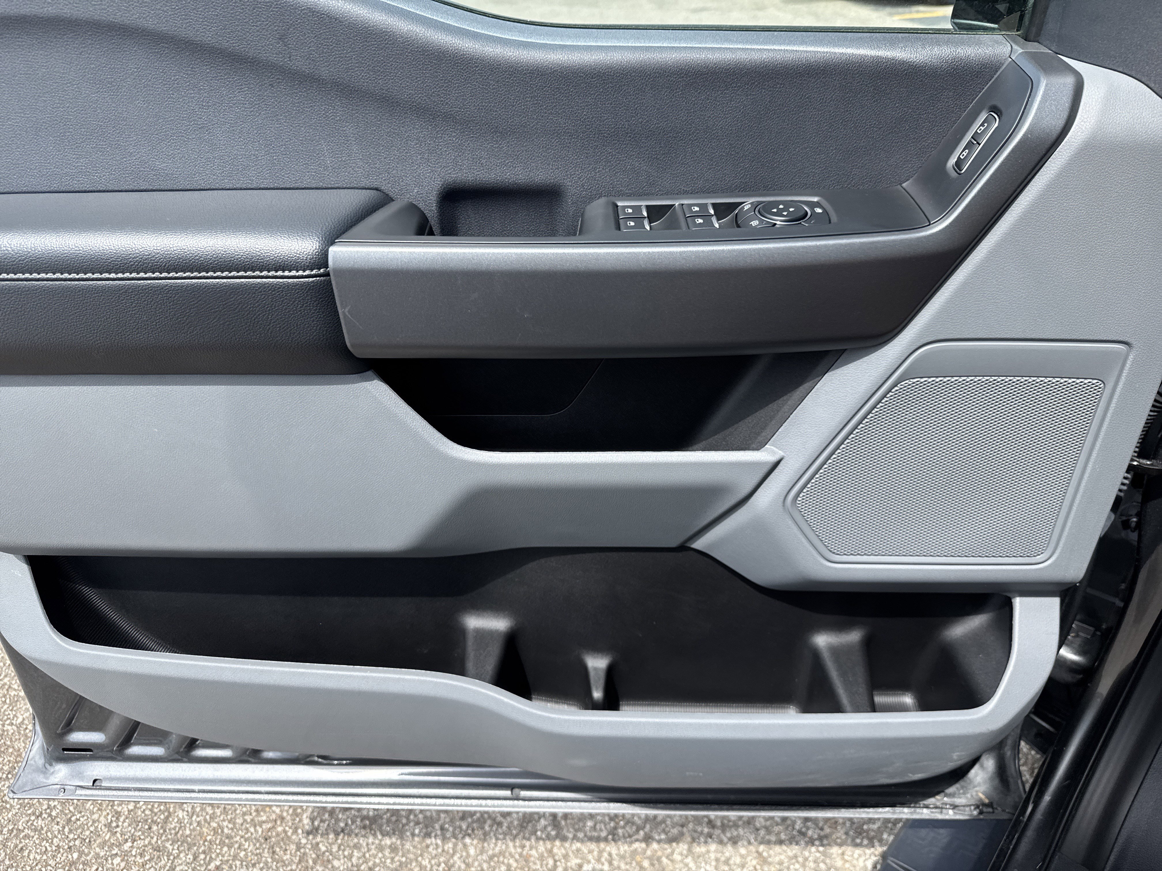 Used 2024 Ford F250 XL w/ STX Appearance Package image 9