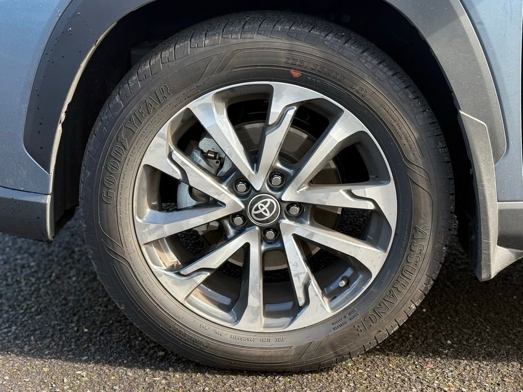 Certified 2023 Toyota Corolla Cross XLE w/ Convenience Package image 9