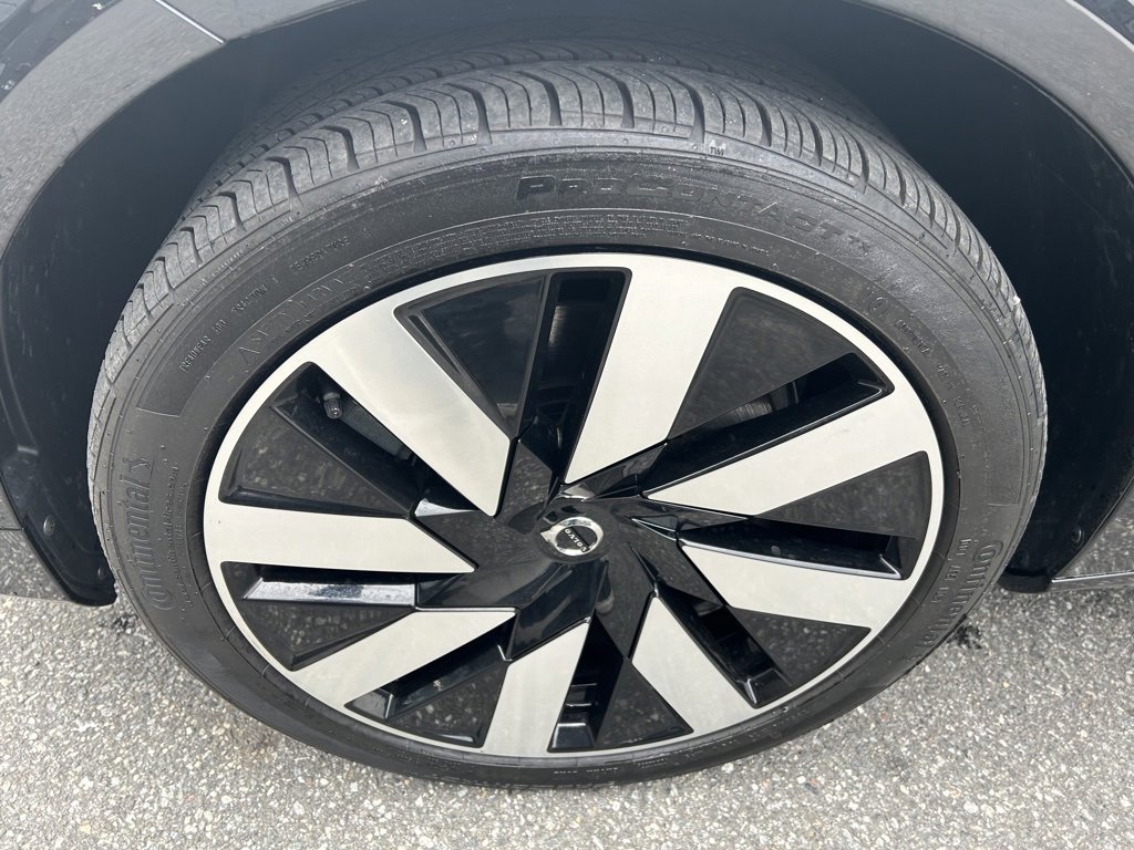 Certified 2025 Volvo S90 T8 Plus image 8