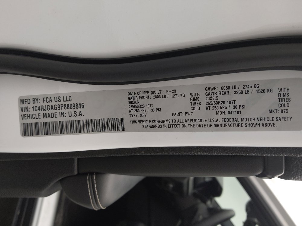 Used 2023 Jeep Grand Cherokee Altitude RWD image 33