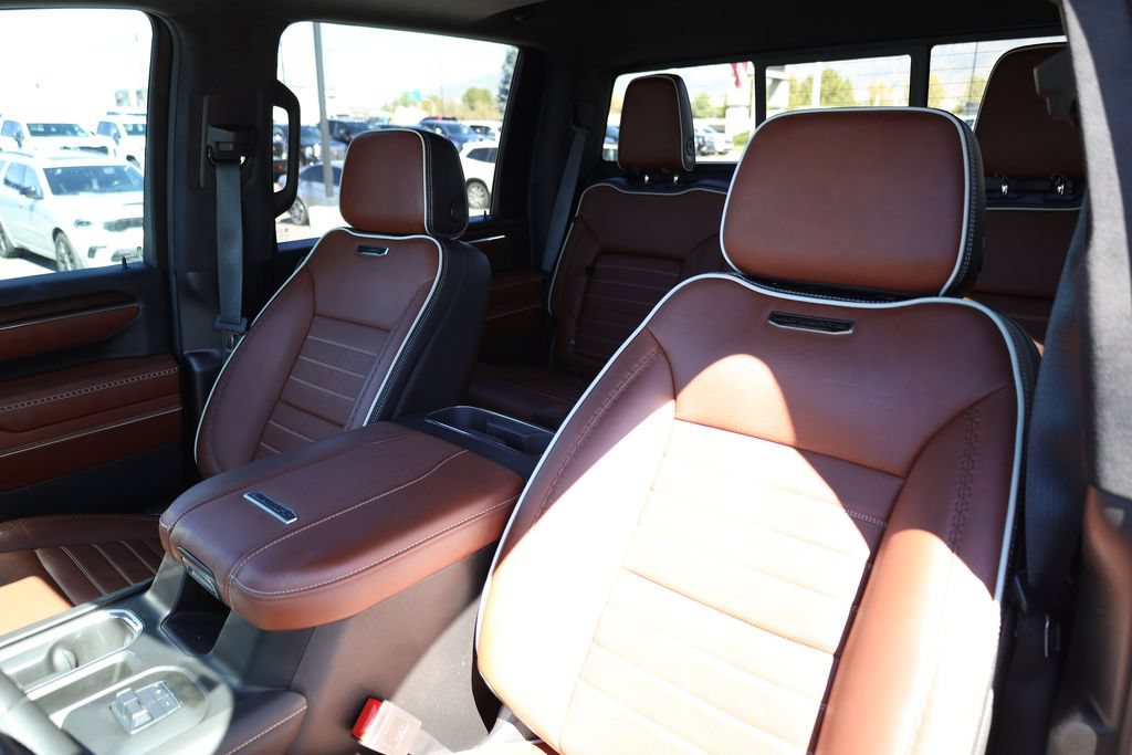 Used 2024 GMC Sierra 2500 Denali Ultimate w/ Max Trailering Package AWD/4WD image 17