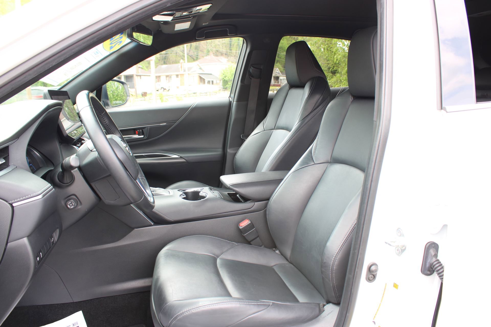 Used 2023 Toyota Venza Nightshade AWD/4WD image 16