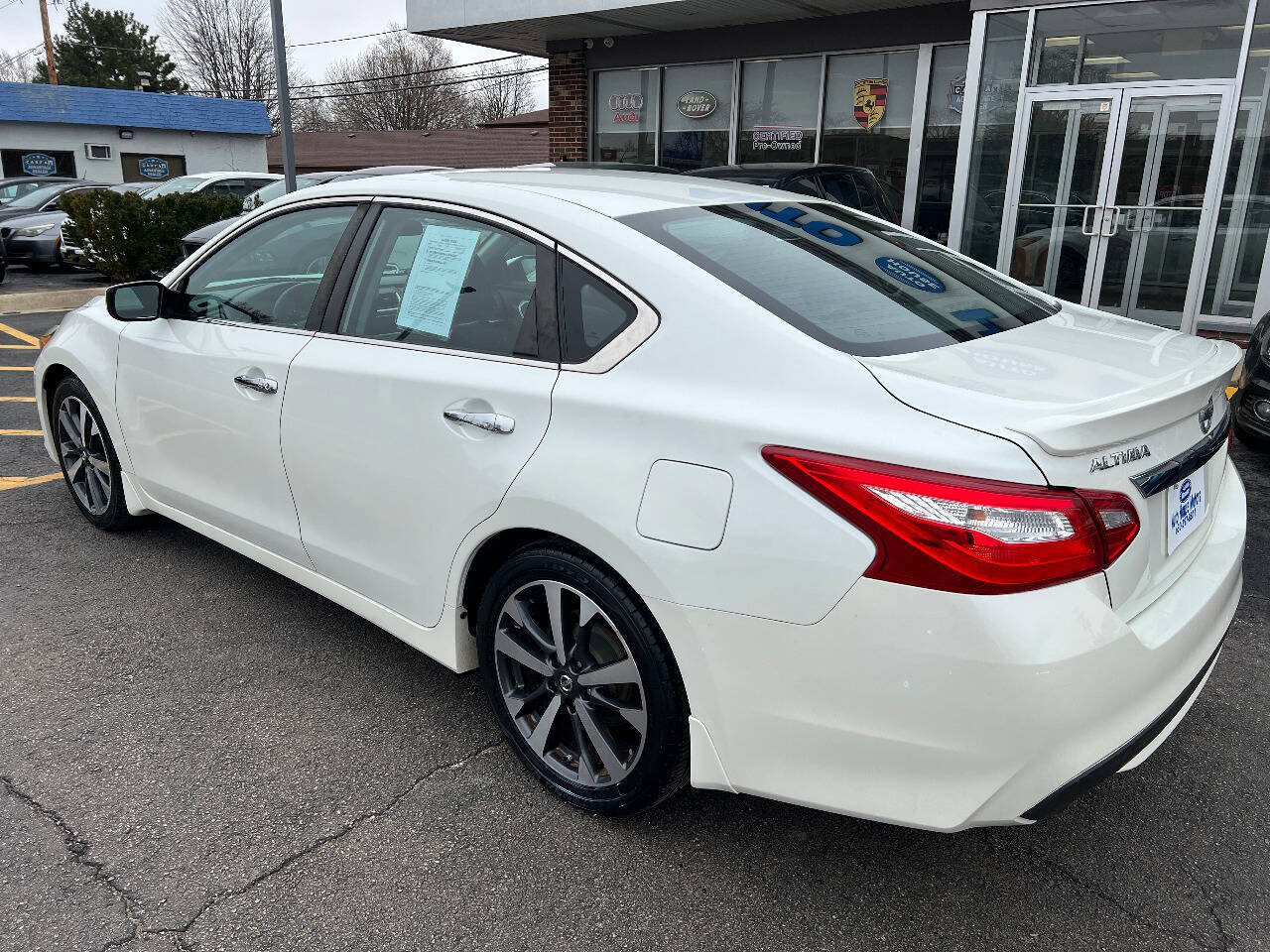 Used 2016 Nissan Altima 2.5 SR FWD image 12
