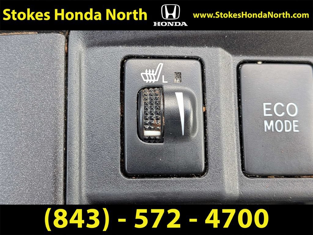 Used 2016 Toyota Camry XLE w/ Moonroof Package FWD image 28