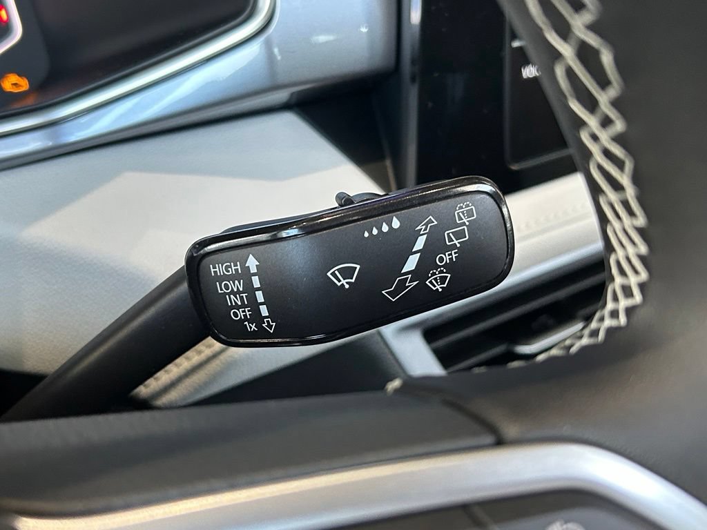 New 2026 Volkswagen Taos SEL AWD/4WD image 18