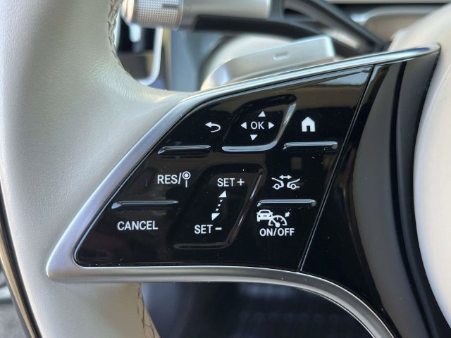 Used 2022 Mercedes-Benz S 580 4MATIC Sedan w/ AMG Line Package image 22