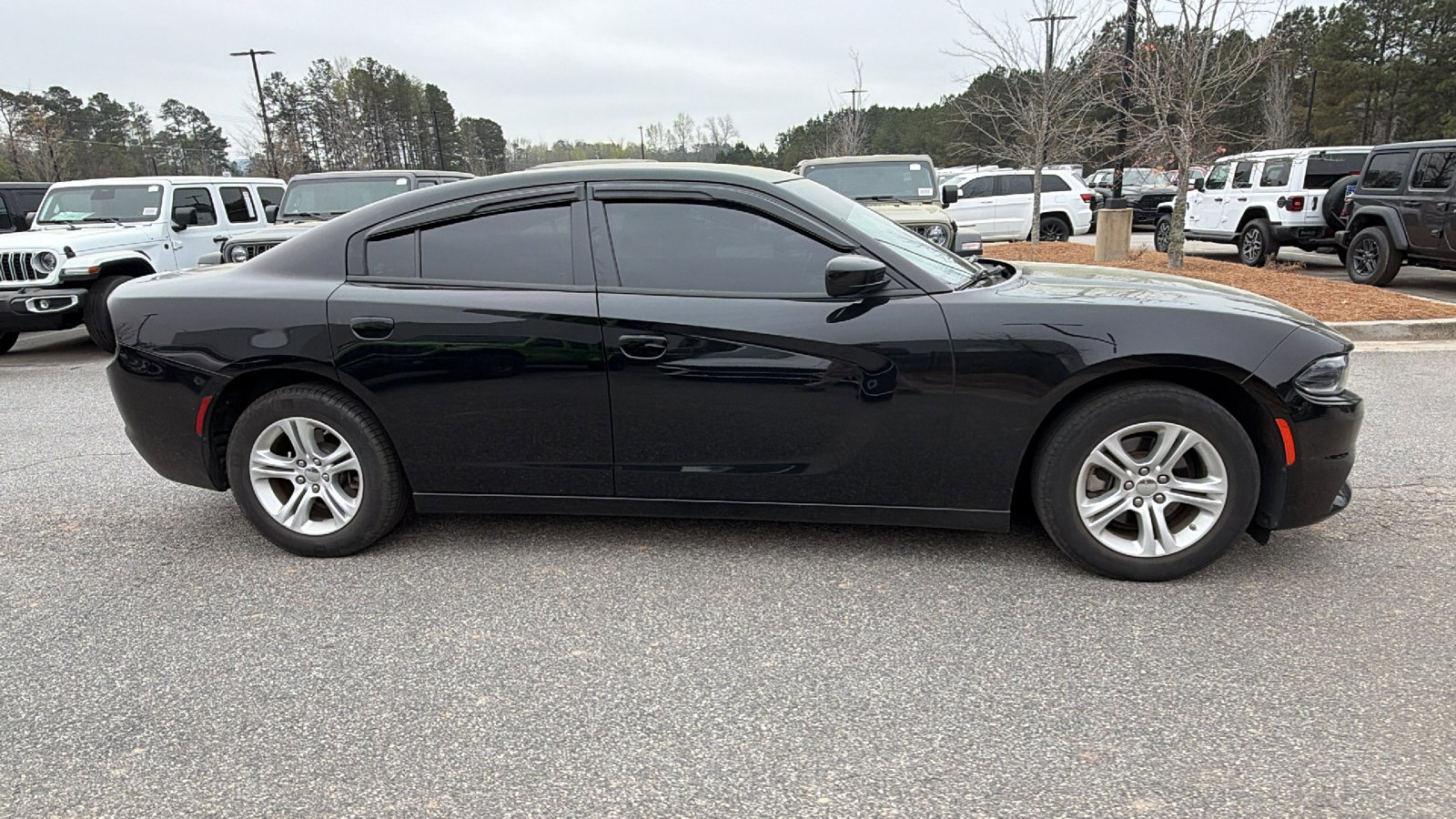 Used 2022 Dodge Charger SXT w/ Driver Convenience Group image 7