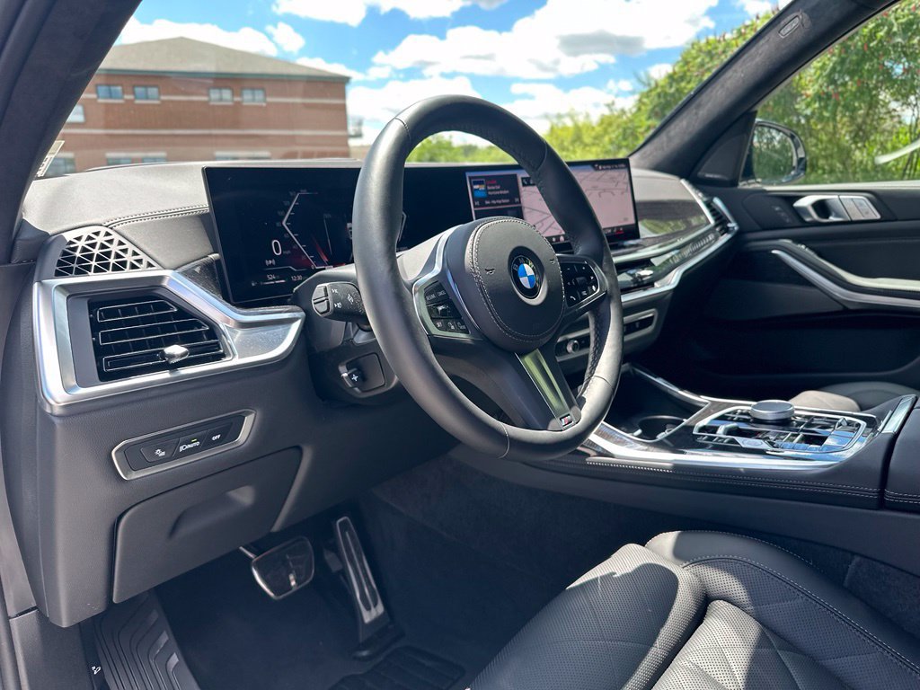 New 2026 BMW X7 xDrive40i w/ M Sport Package AWD/4WD image 17